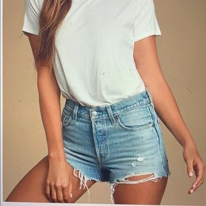 501 Mid-Rise Levi Denim Shorts